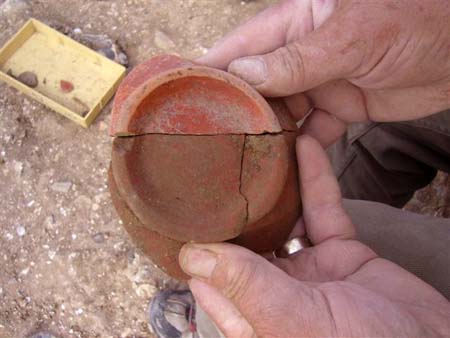 Oxfordshire red slipped ware bowl - complete base